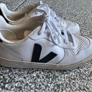 Veja Cream Sneakers with Black Accents